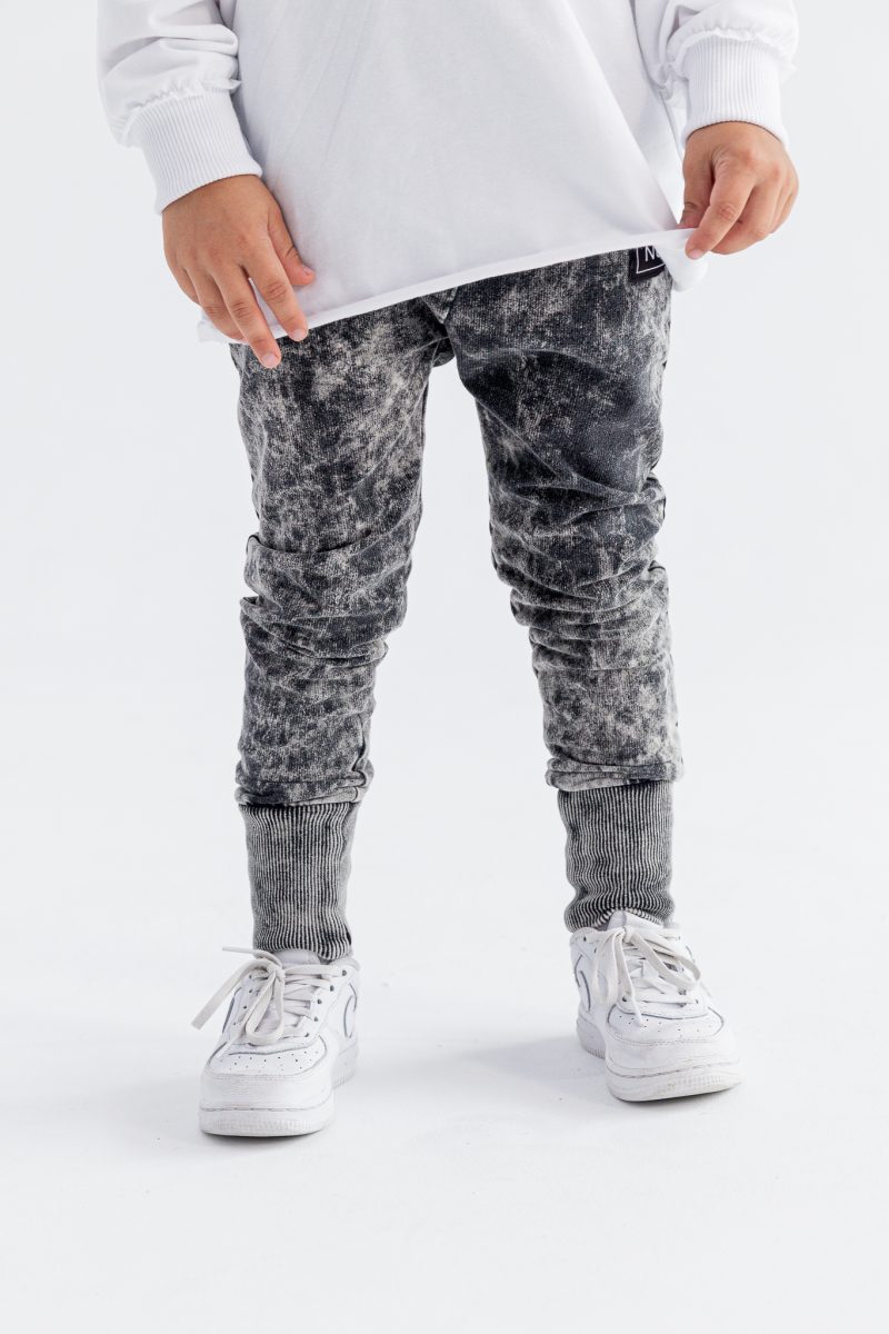 SPODNIE JEANS BATIK FARBS BLACK NUNU