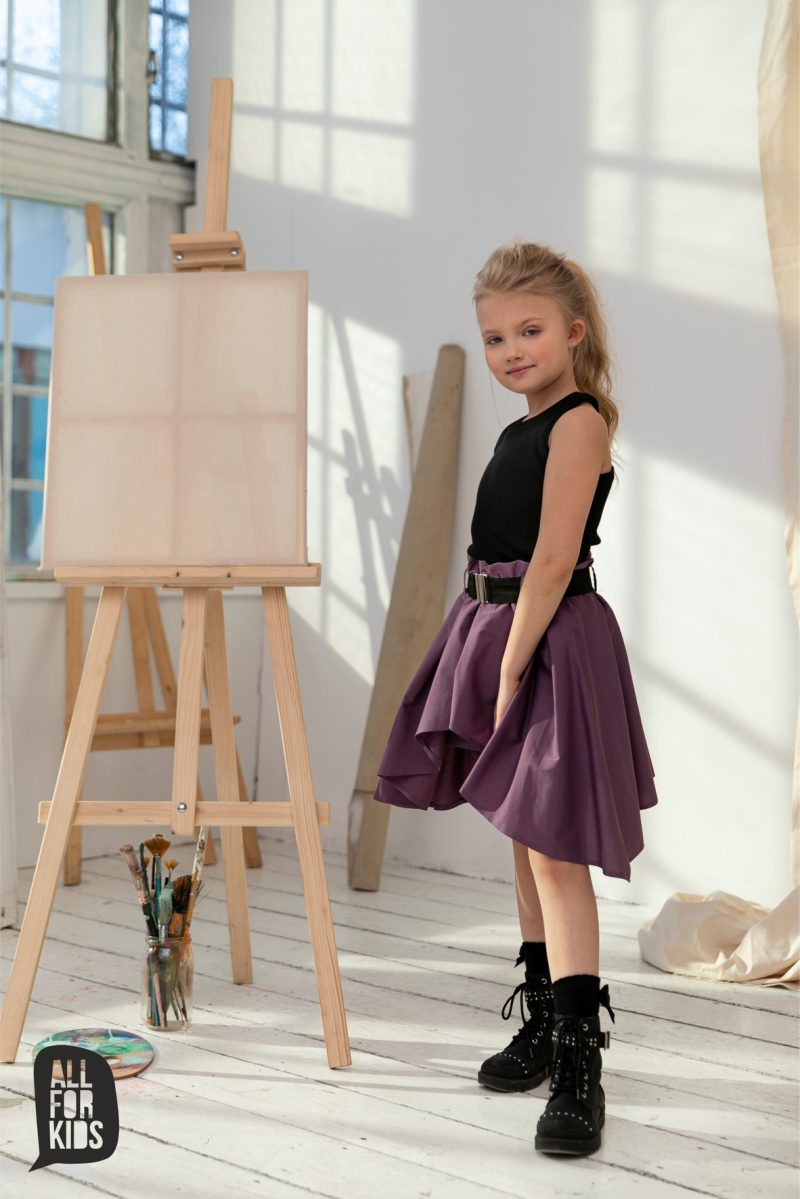 Fioletowa spódnica z paskiem