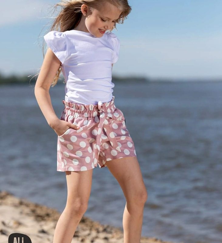 Krótkie spodenki w grochy