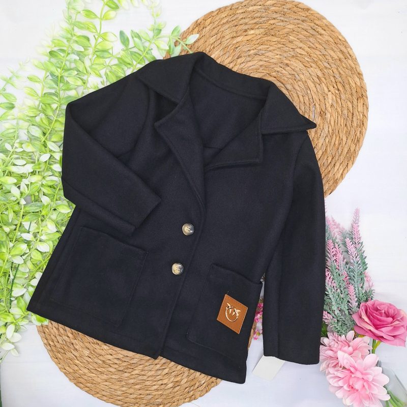 Czarny płaszczyk z jaskółkami